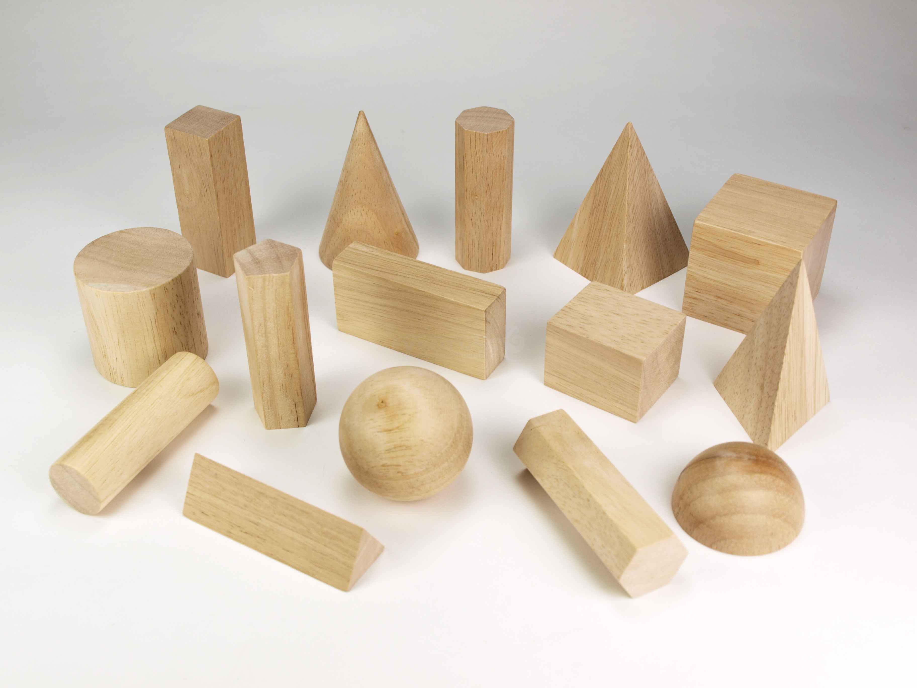 Juego cuerpos geométricos de madera