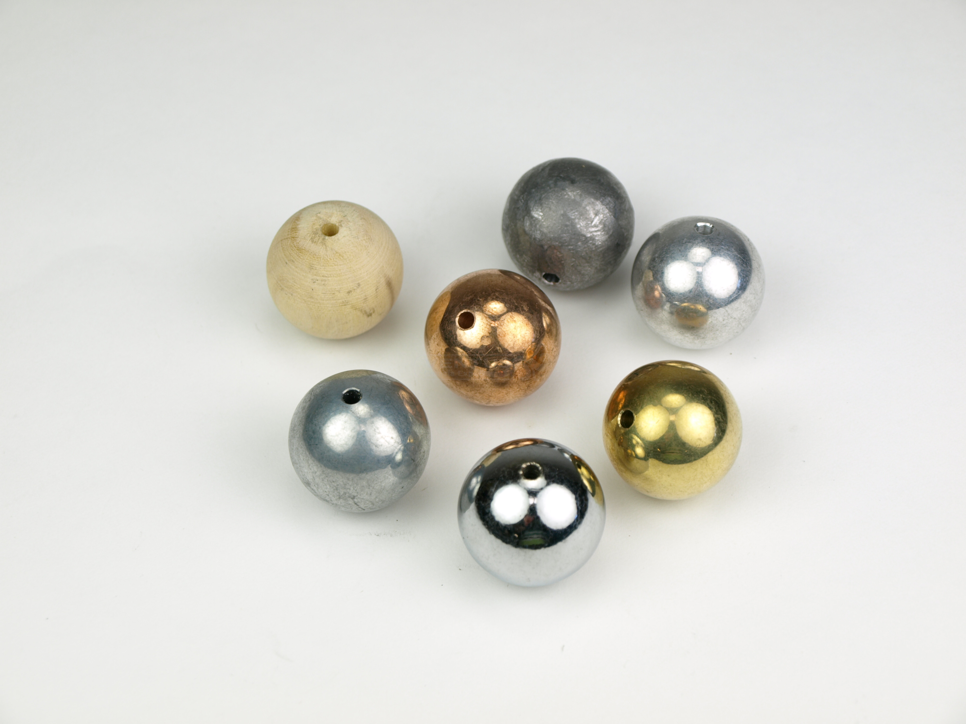 Juego de 7 bolas de diferentes materiales