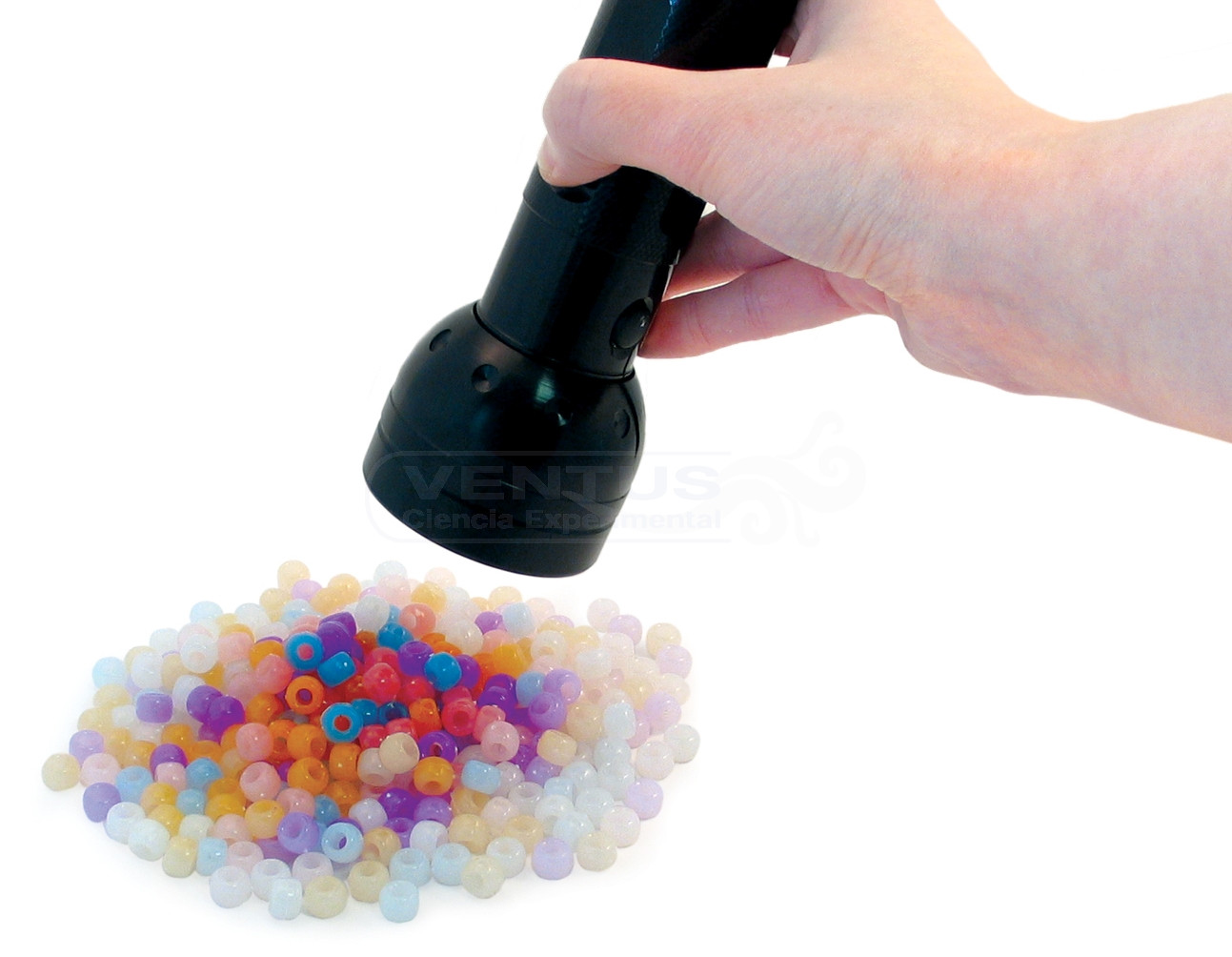 Bolas emisión con luz ultravioleta