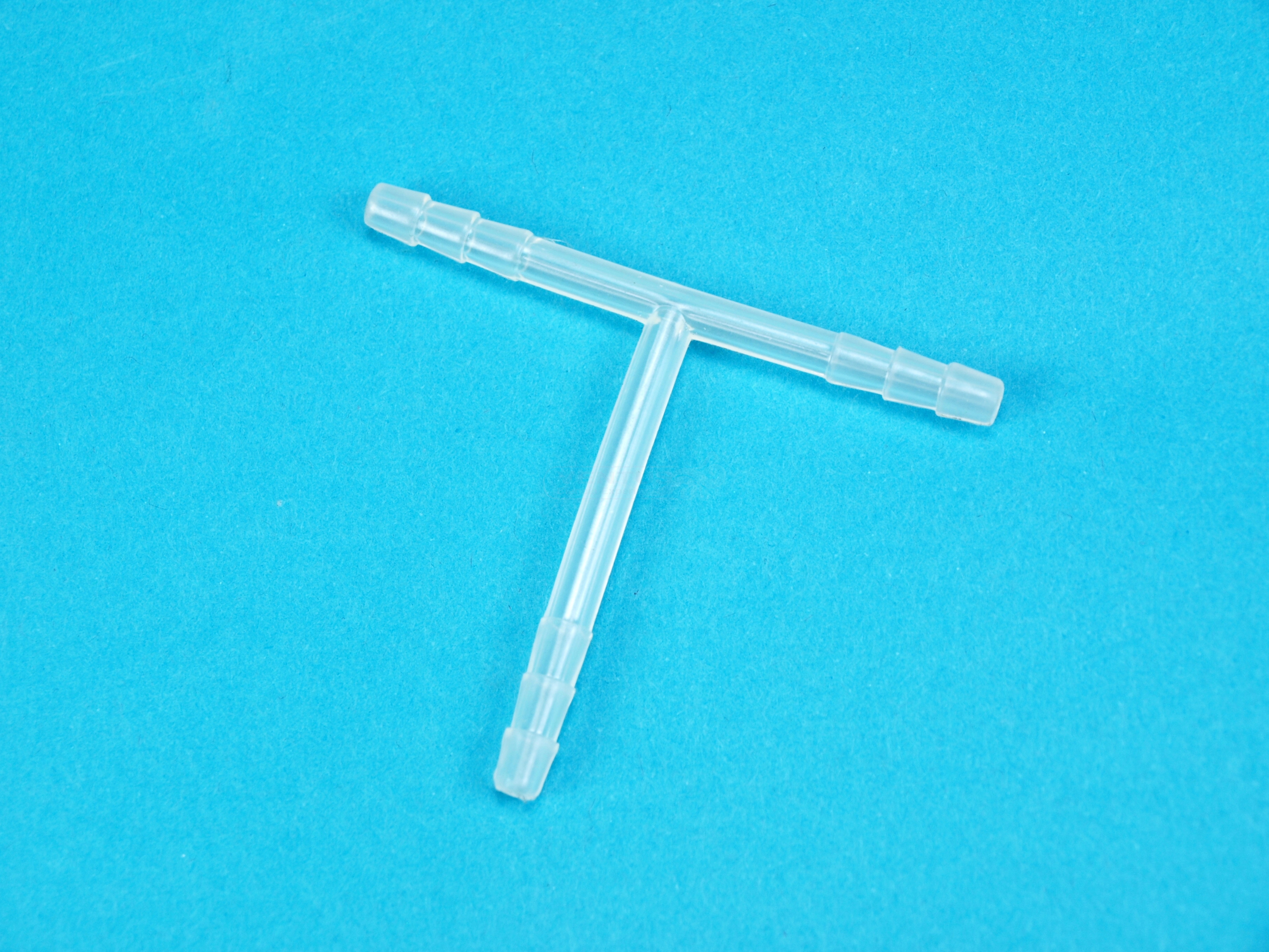 Conector en T, para tubo de 5 a 6 mmØ int