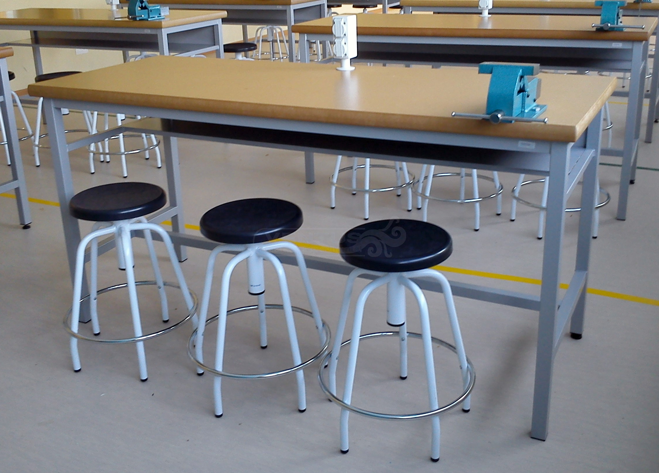 Mesa de tecnología 180x70x90 cm Mesa de tecnología 180x70x90 cm